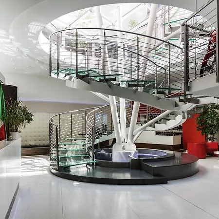 ايبيس ستيلز ميلانو سنترو ميلان