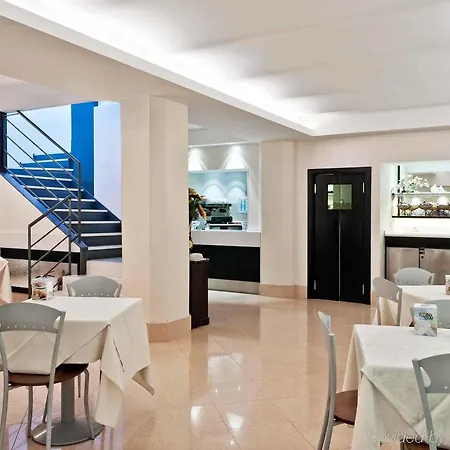 ايبيس ستيلز ميلانو سنترو فندق