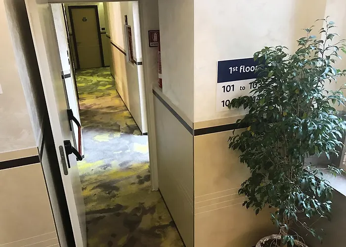 Hotel Ibis Styles Centro 3*