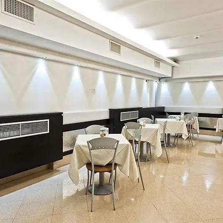 Ibis Styles Centro 3* Milánó
