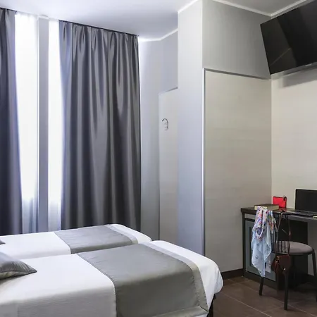 מלון Ibis Styles Centro 3*