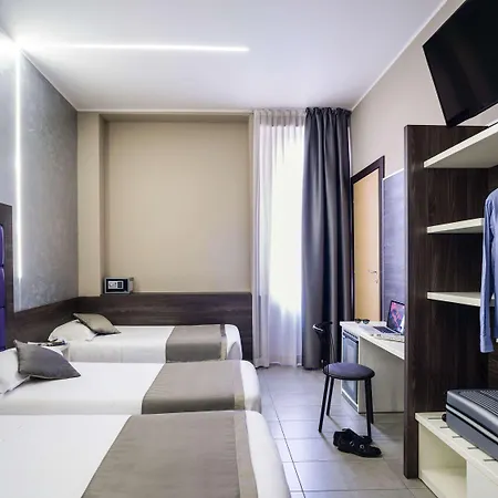 מלון Ibis Styles Centro 3*