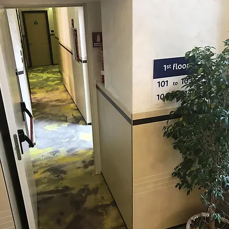 מלון Ibis Styles Centro 3*