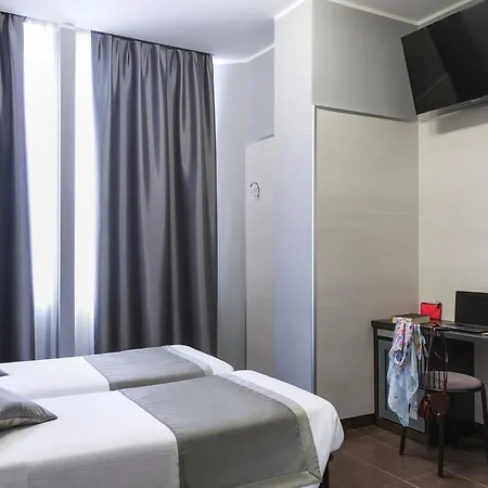 מלון Ibis Styles Centro 3*
